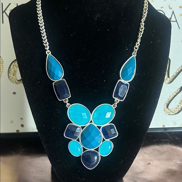 nwt Jewelry - Chic Turquoise and Navy Necklace #78014purp